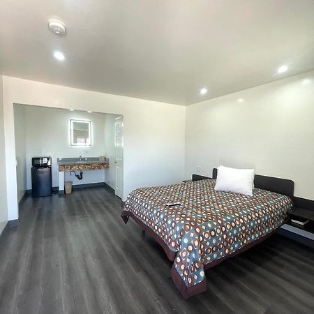 Newport Bay Inn Коста Меса Экстерьер фото